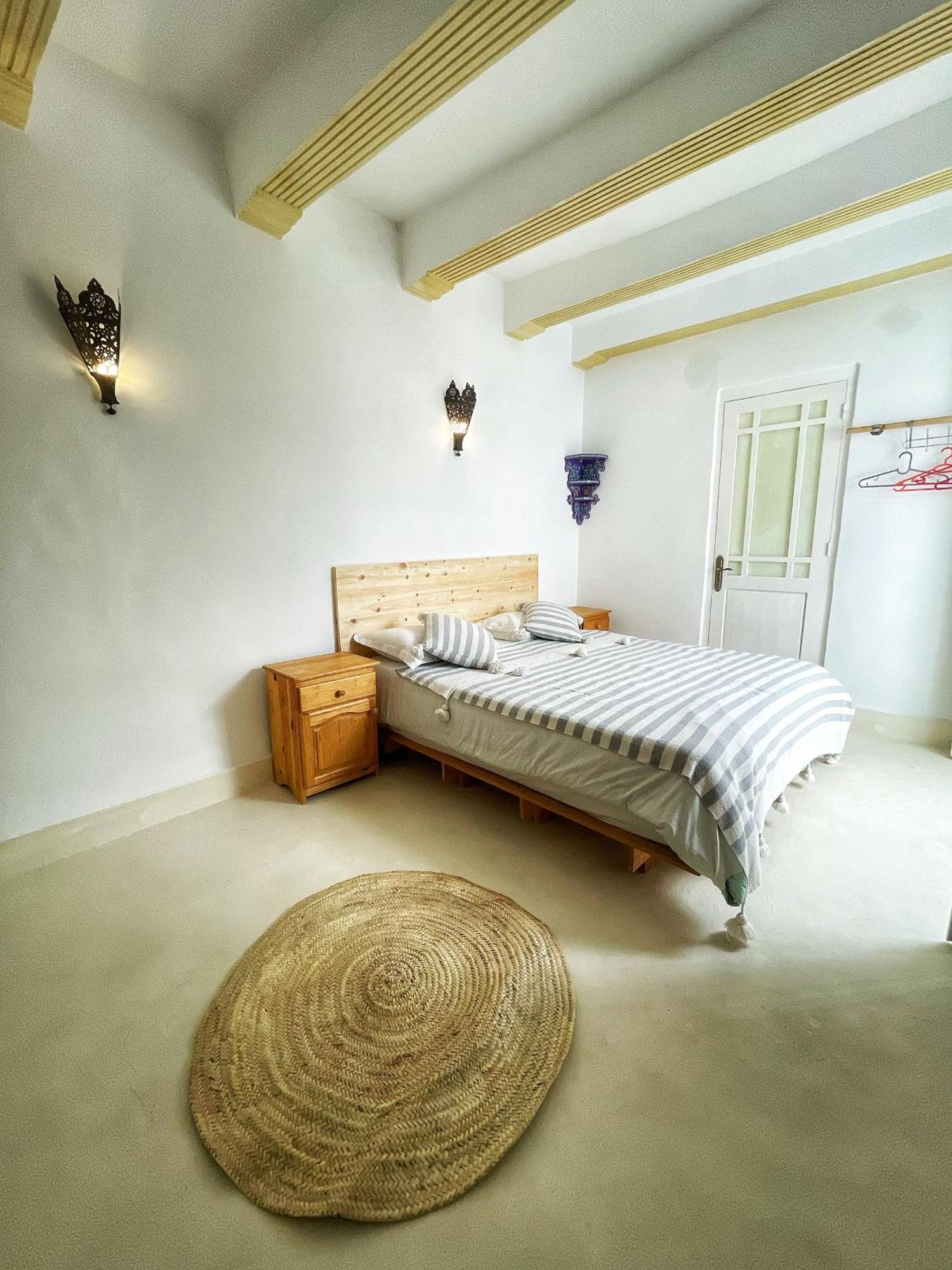 Charming Town House With Rooftop Hébergement de vacances *