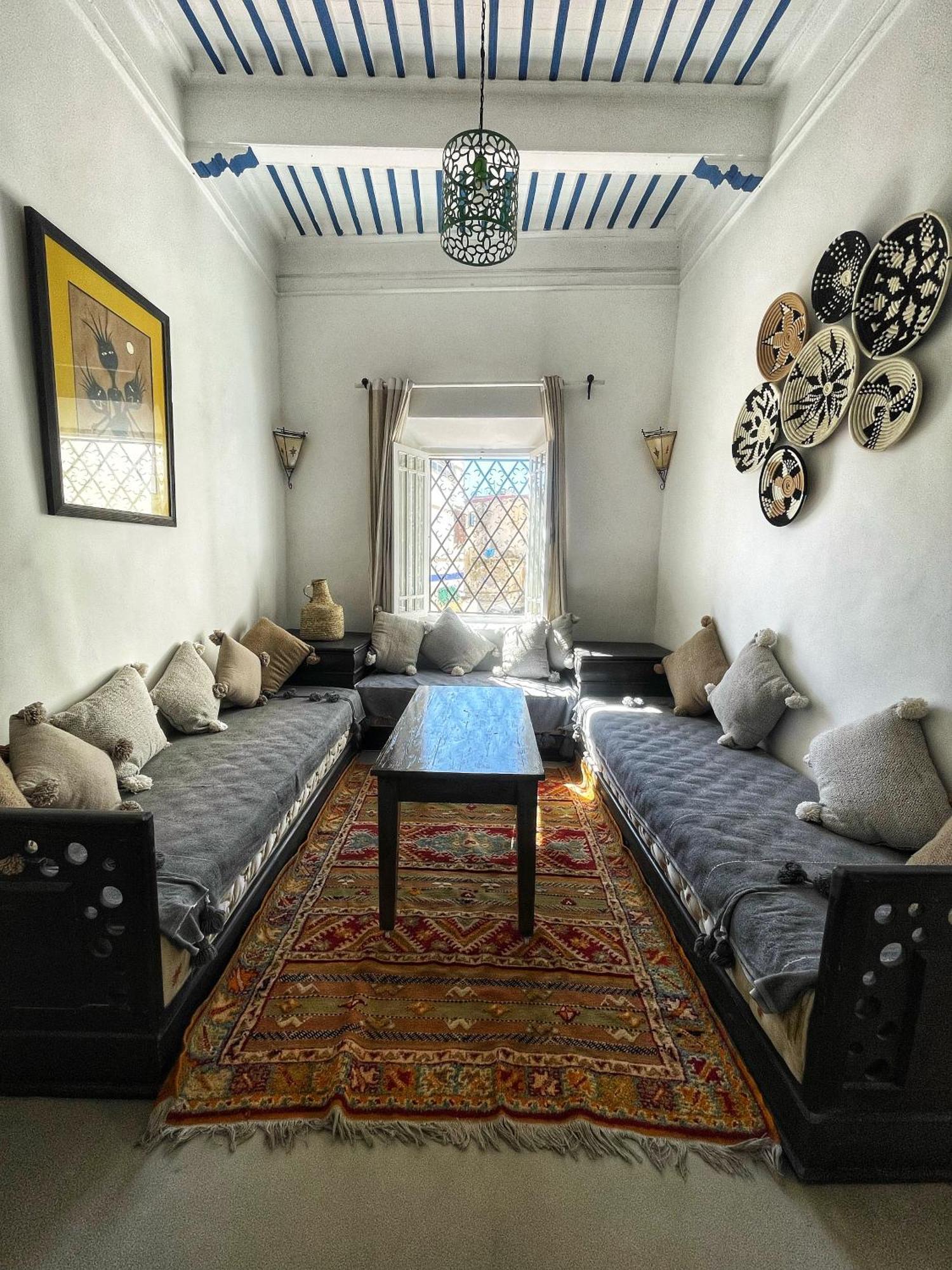 Charming Town House With Rooftop *